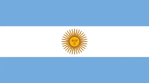 王钰栋初入队获前辈青睐，首日即得韦世豪微信好友邀请